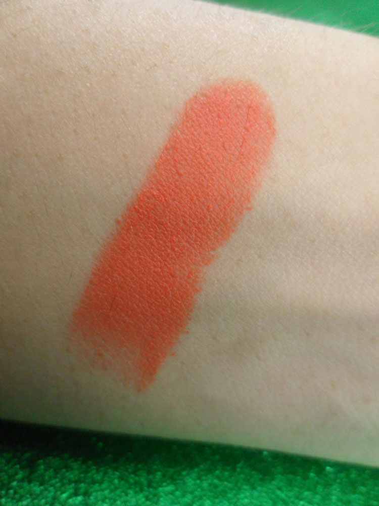 L’Oréal Paris Color Riche Moist Matte  in Orange Power